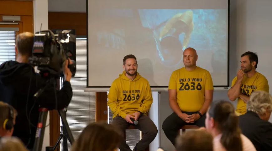 Pivovar Radegast pokračuje v boji o vodu. Dobrovolníkům rozdá 2030 sudů na zadržení dešťovky