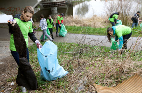 ŠKODA zahájí jarní úklid: Zaměstnanci zbaví přírodu odpadků