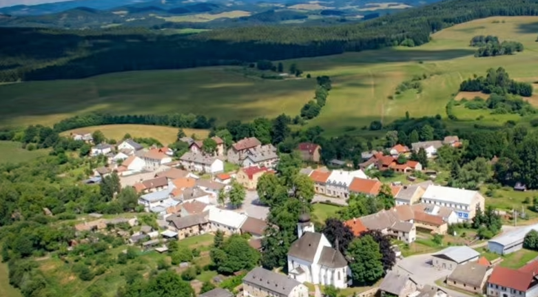 Malé obce jako příklad: NEVAJGLUJ ocení jejich dlouhodobou věrnost úklidům
